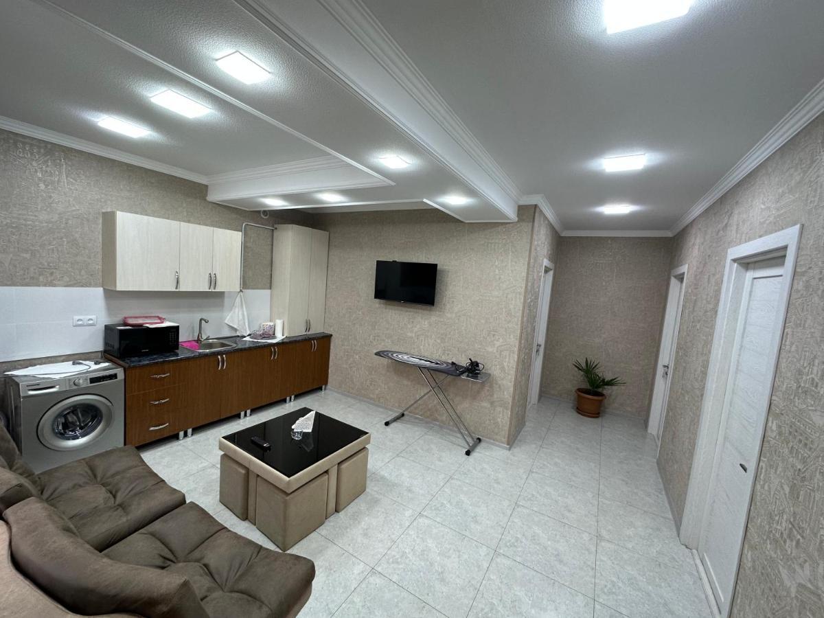 Hotel Elit Ninotsminda Bagian luar foto